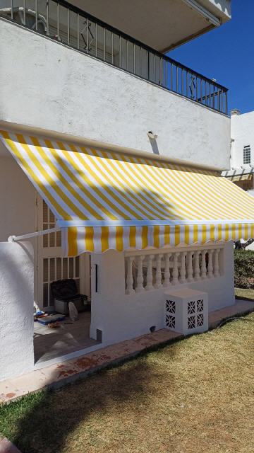 Laguna Beach 26 - terraza con toldo